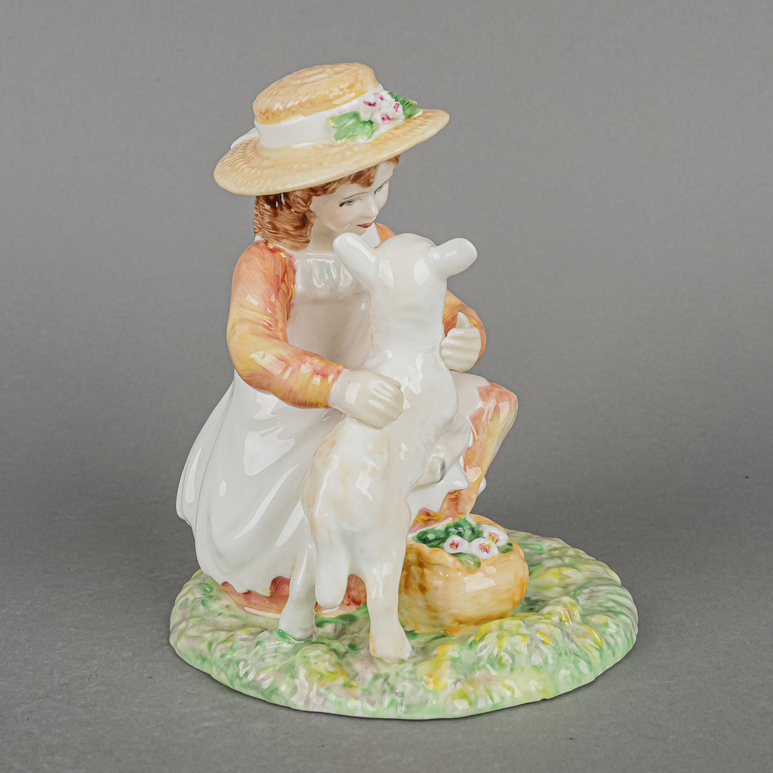 ROYAL DOULTON Figurine Making Friends HN 3372  Age Of Innocence Series