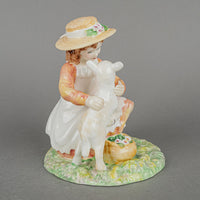 ROYAL DOULTON Figurine Making Friends HN 3372  Age Of Innocence Series