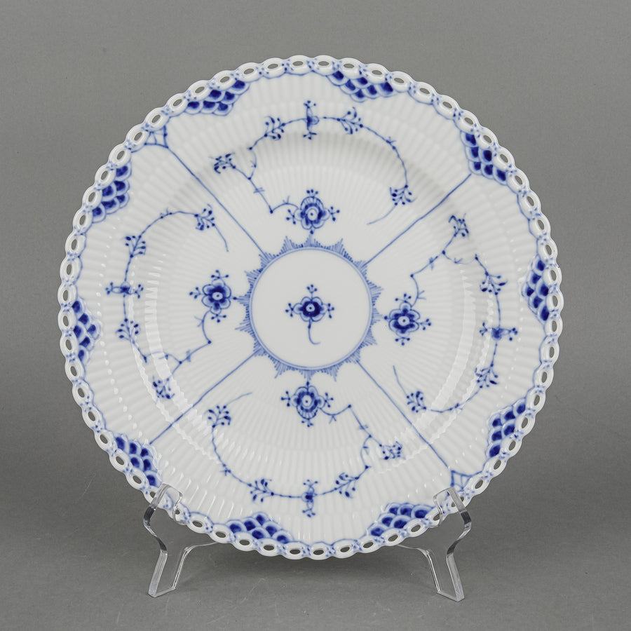 ROYAL COPENHAGEN Blue Fluted Full Lace Dinner Plate 1084