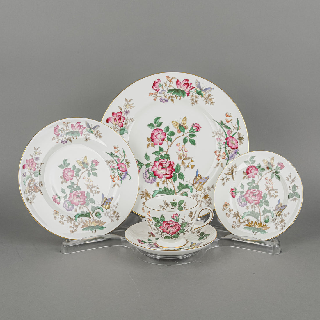 WEDGWOOD Charnwood 10 Place Settings Plus Extras