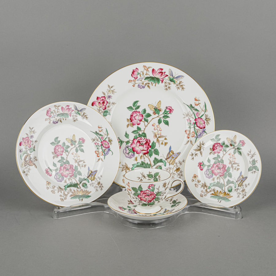 WEDGWOOD Charnwood 10 Place Settings Plus Extras