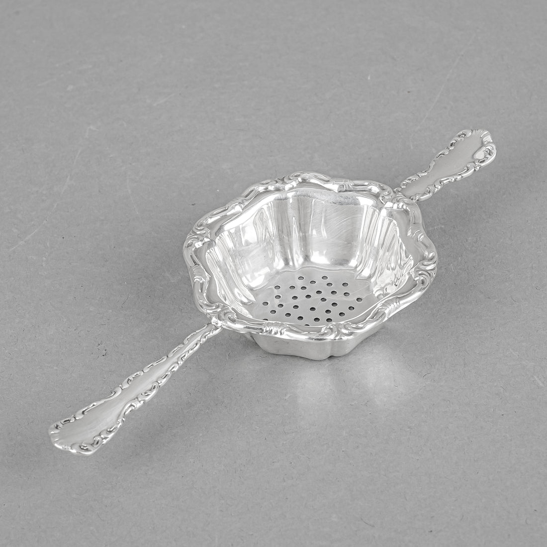 BIRKS Louis XV Sterling Tea Strainer