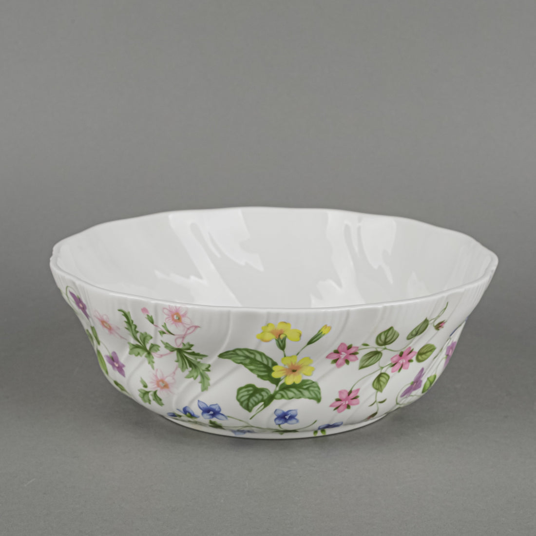 QUEENS Country Meadow Round Serving Bowl