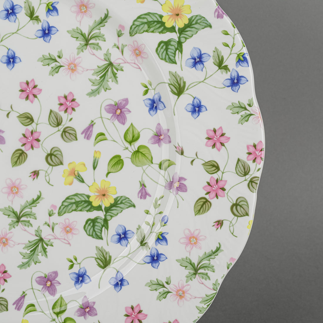 QUEENS Country Meadow Charger/Platter