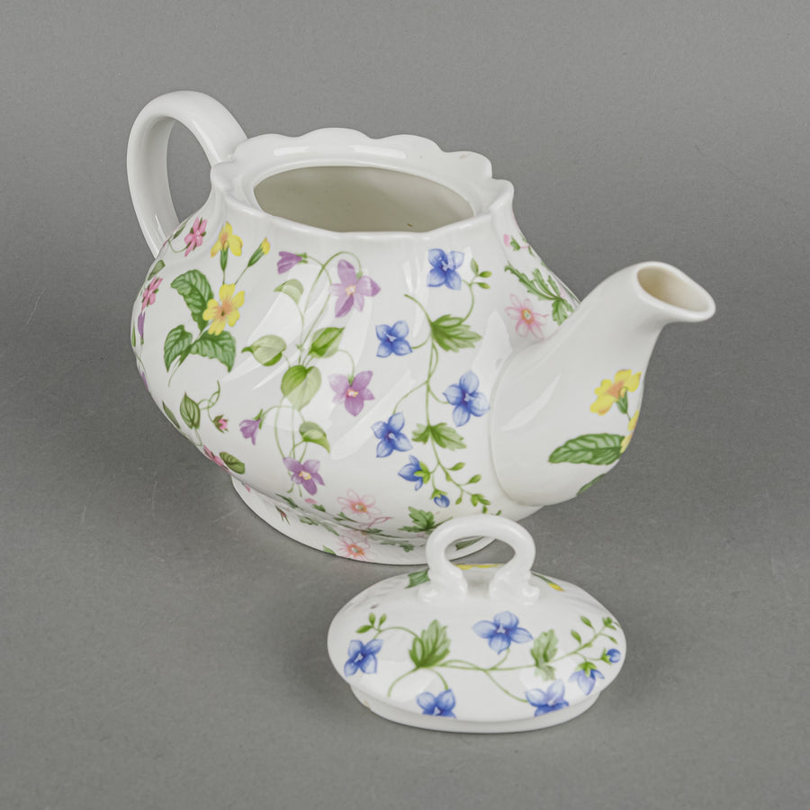 QUEENS Country Meadow Tea Service 4 Pieces