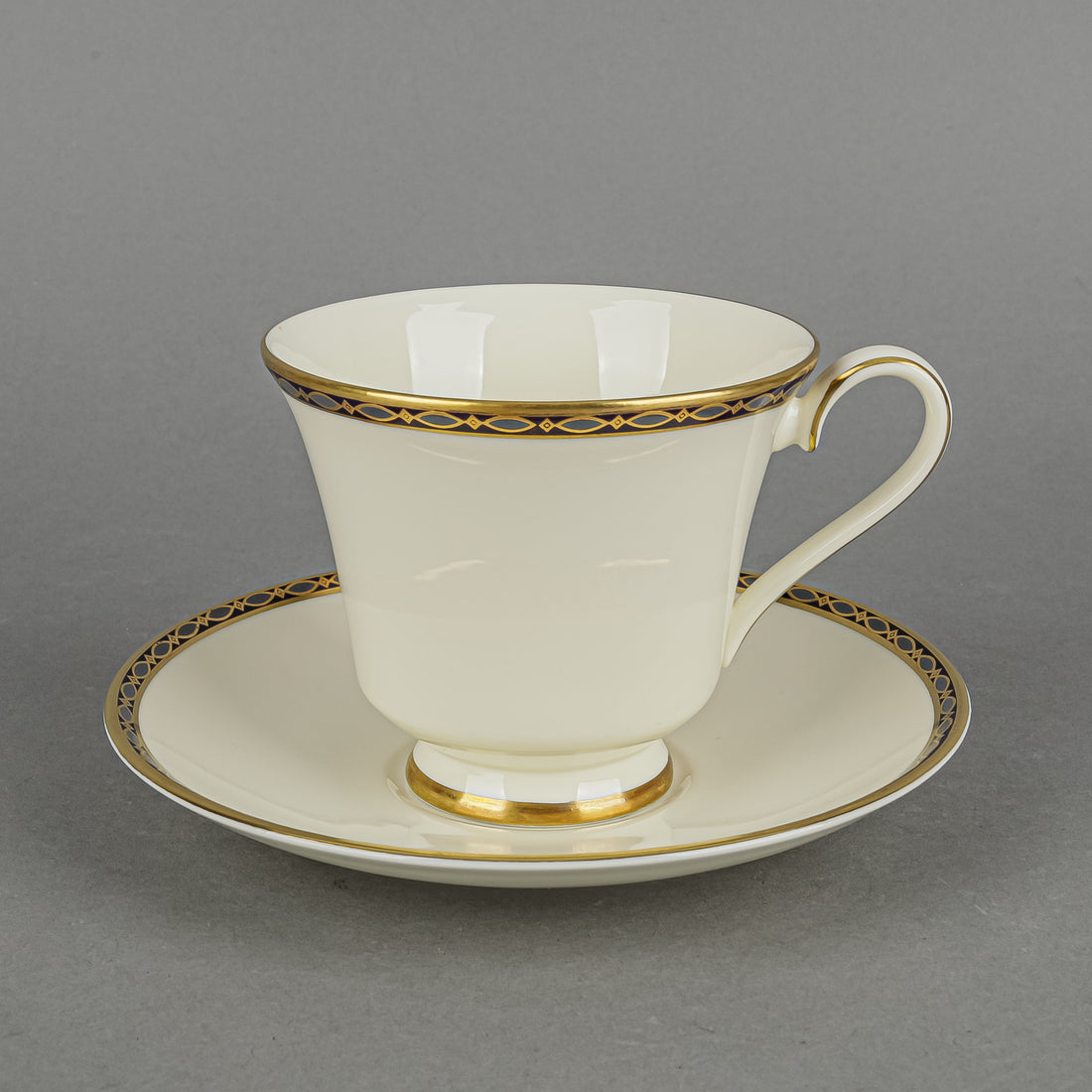 MINTON St James 12 Place Settings