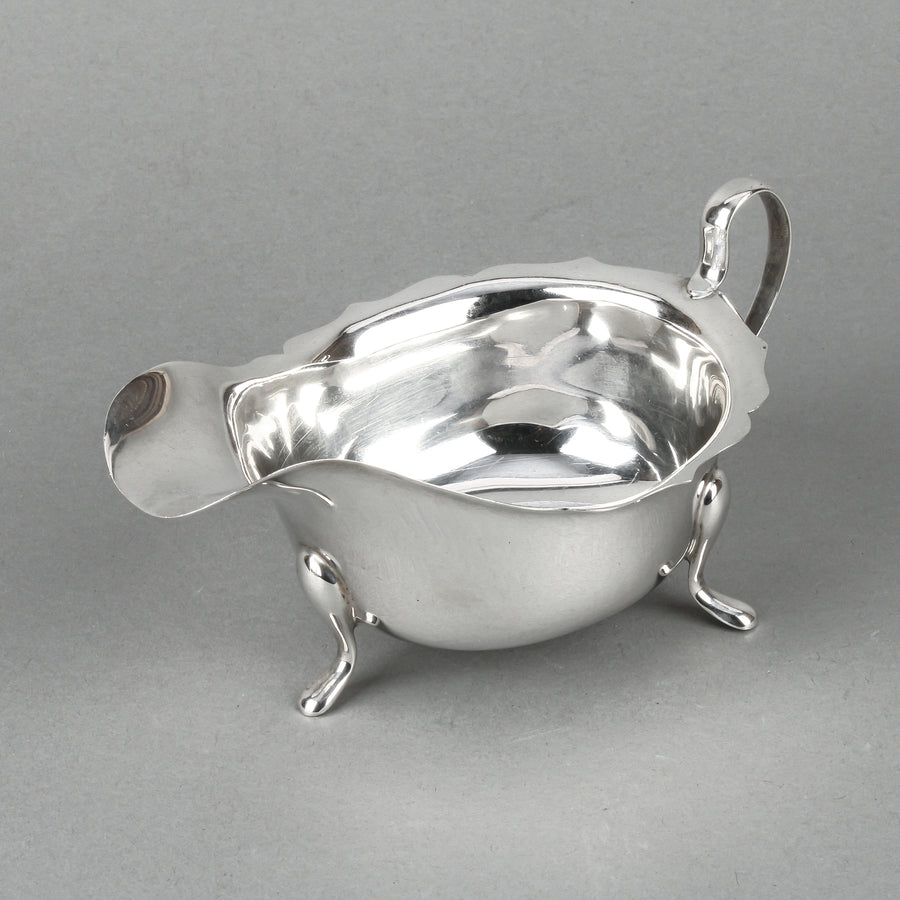 VINERS LTD. Sterling Silver Footed Sauce Boat