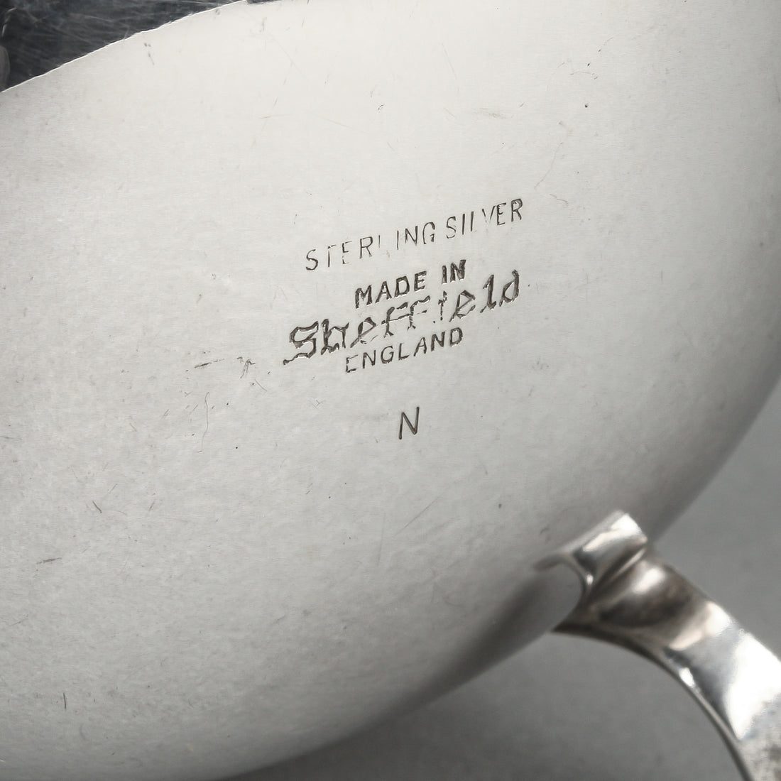 VINERS LTD. Sterling Silver Footed Sauce Boat
