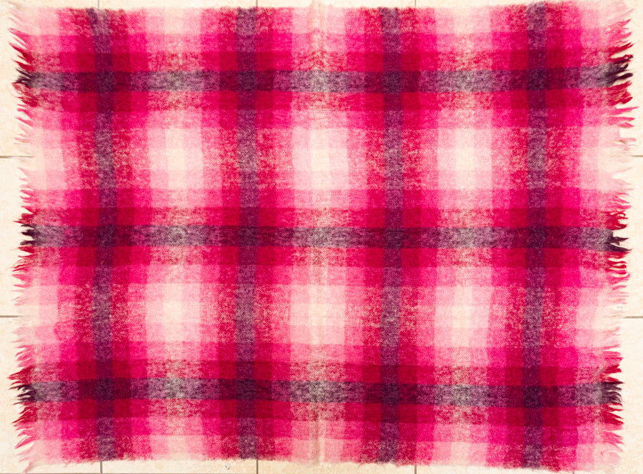 ROBERT BURNS Mohair Throw - Pink Purple