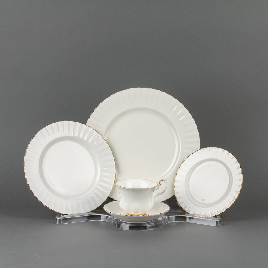ROYAL ALBERT Val D'or 12 Place Settings Plus Extras