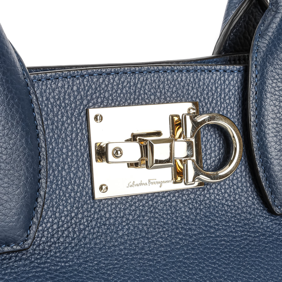 SALVATORE FERRAGAMO Studio Bag - Blue Leather