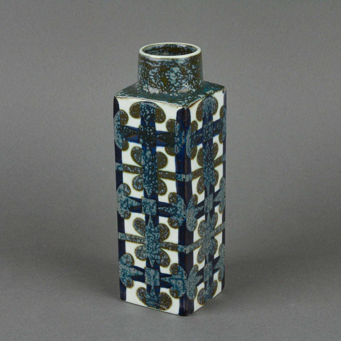 ROYAL COPENHAGEN Nils Thorsson Aluminia Faience Baca Vase 711/3455