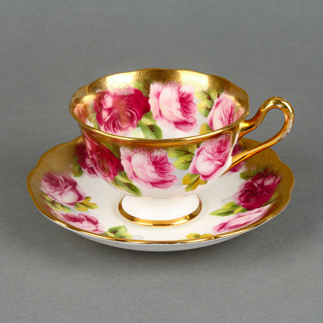 ROYAL ALBERT Mother's Day - Roses with Gold Fade Cup & Saucer