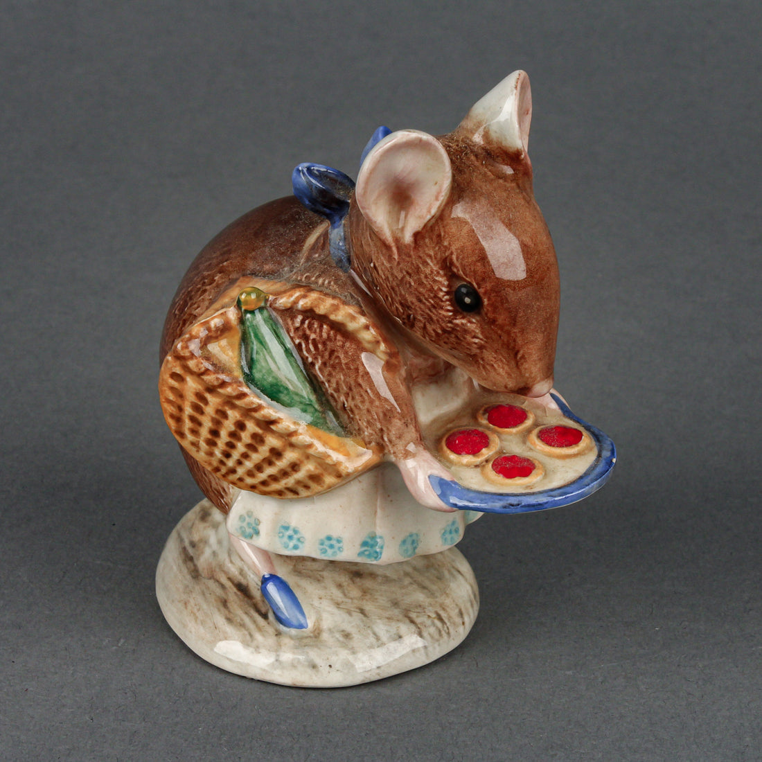 ROYAL DOULTON Beatrix Potter's Appley Dappley Figurine