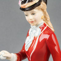 ROYAL DOULTON Sarah HN 3384 Figurine