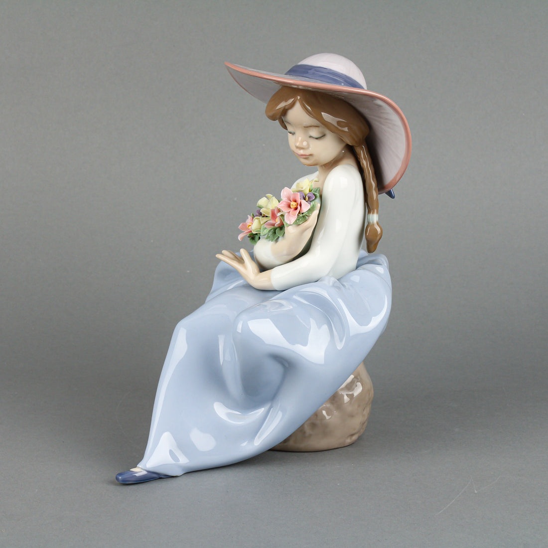 LLADRÓ Fragrant Bouquet 5862 Figurine