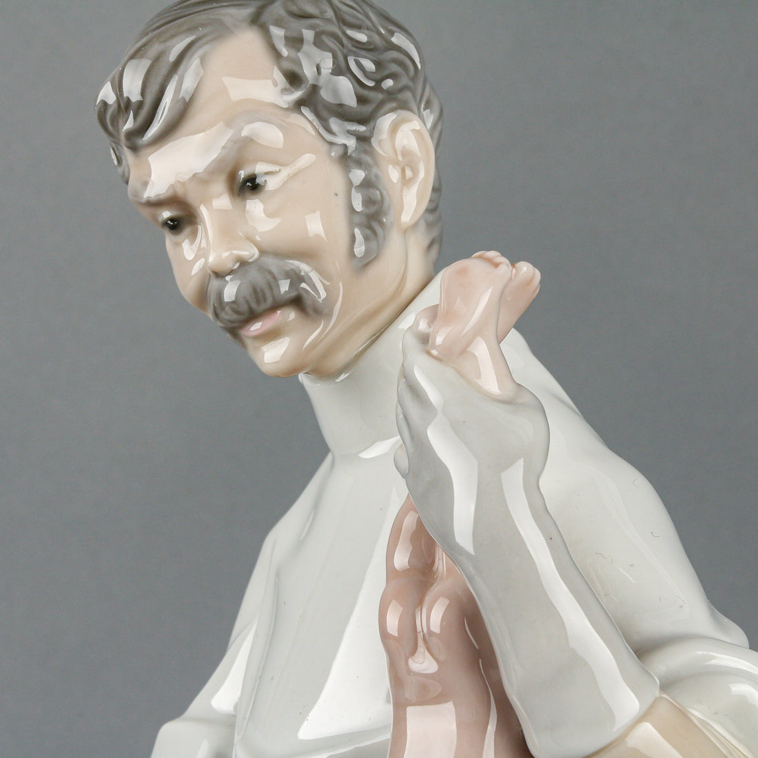 LLADRO Obstetrician 4763.30 Figurine