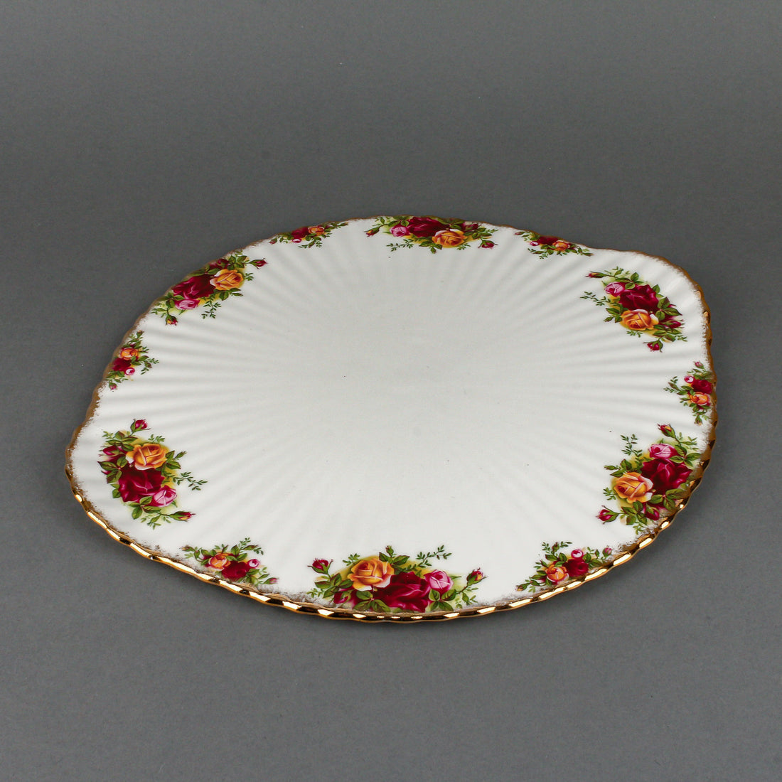 ROYAL ALBERT Old Country Roses Footed Cake Plate
