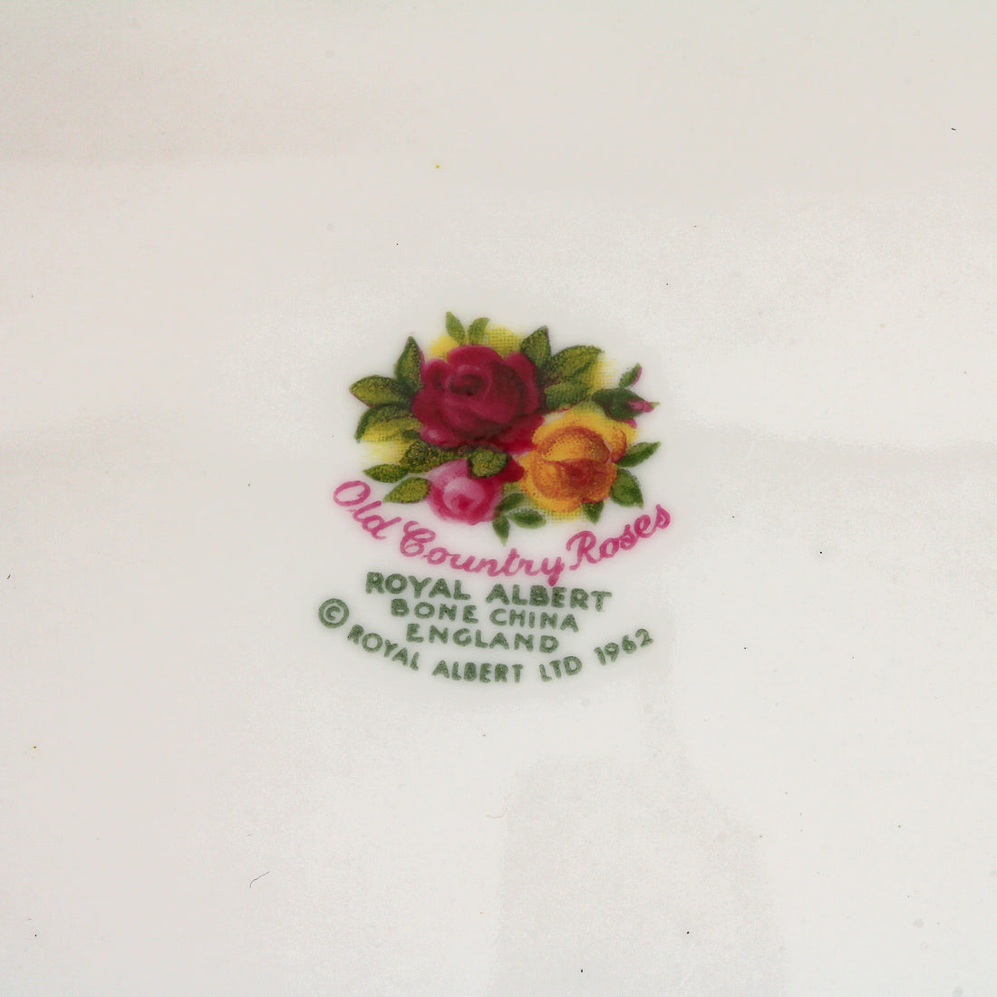 ROYAL ALBERT Old Country Roses Footed Cake Plate