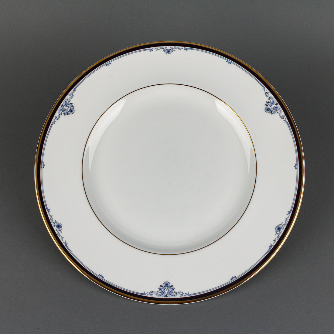 ROYAL DOULTON Princeton 12 Place Settings Plus