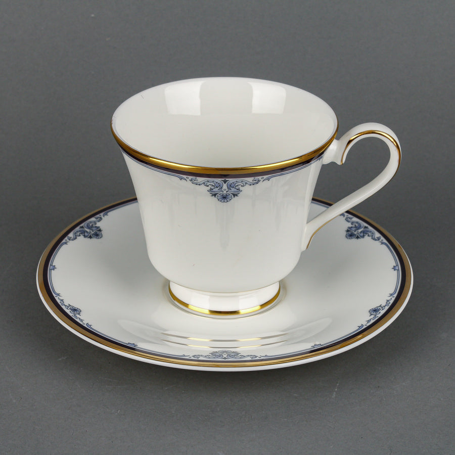 ROYAL DOULTON Princeton 12 Place Settings Plus