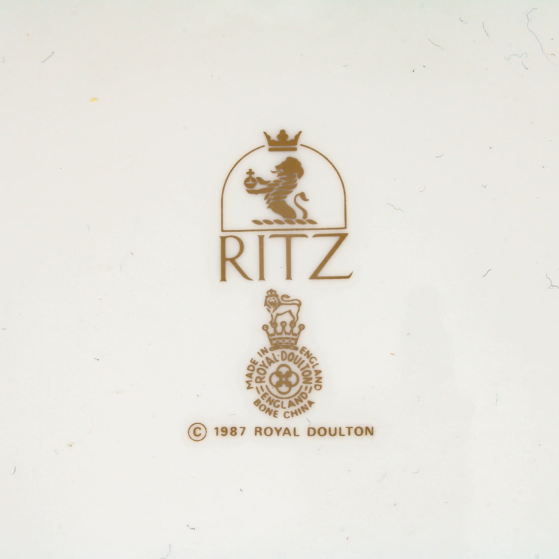 ROYAL DOULTON Ritz - 8 Place Settings +
