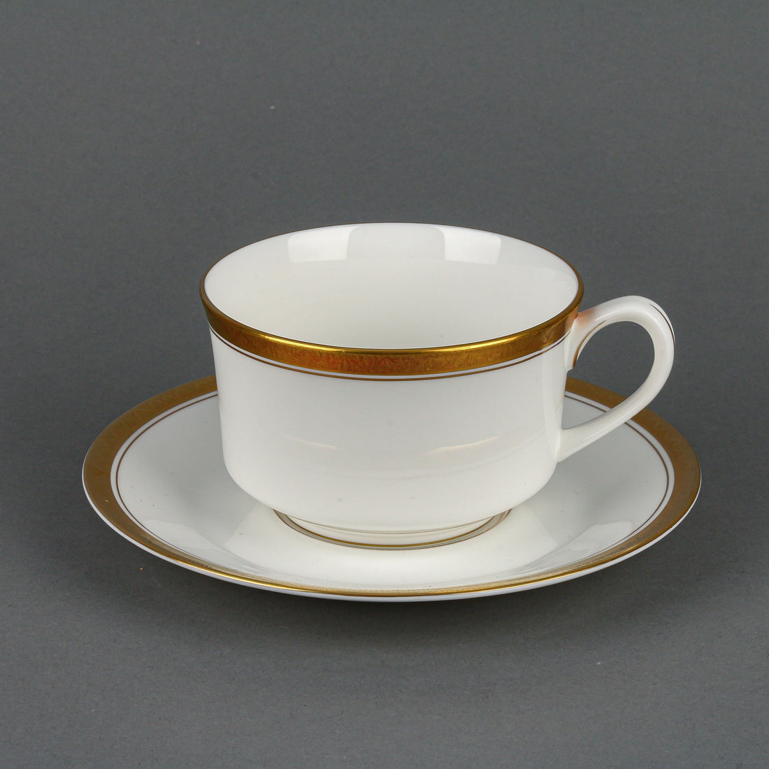 ROYAL WORCESTER Empire - 8 Place Settings +