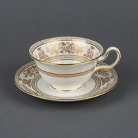 WEDGWOOD Gold Columbia - 6 Place Settings +