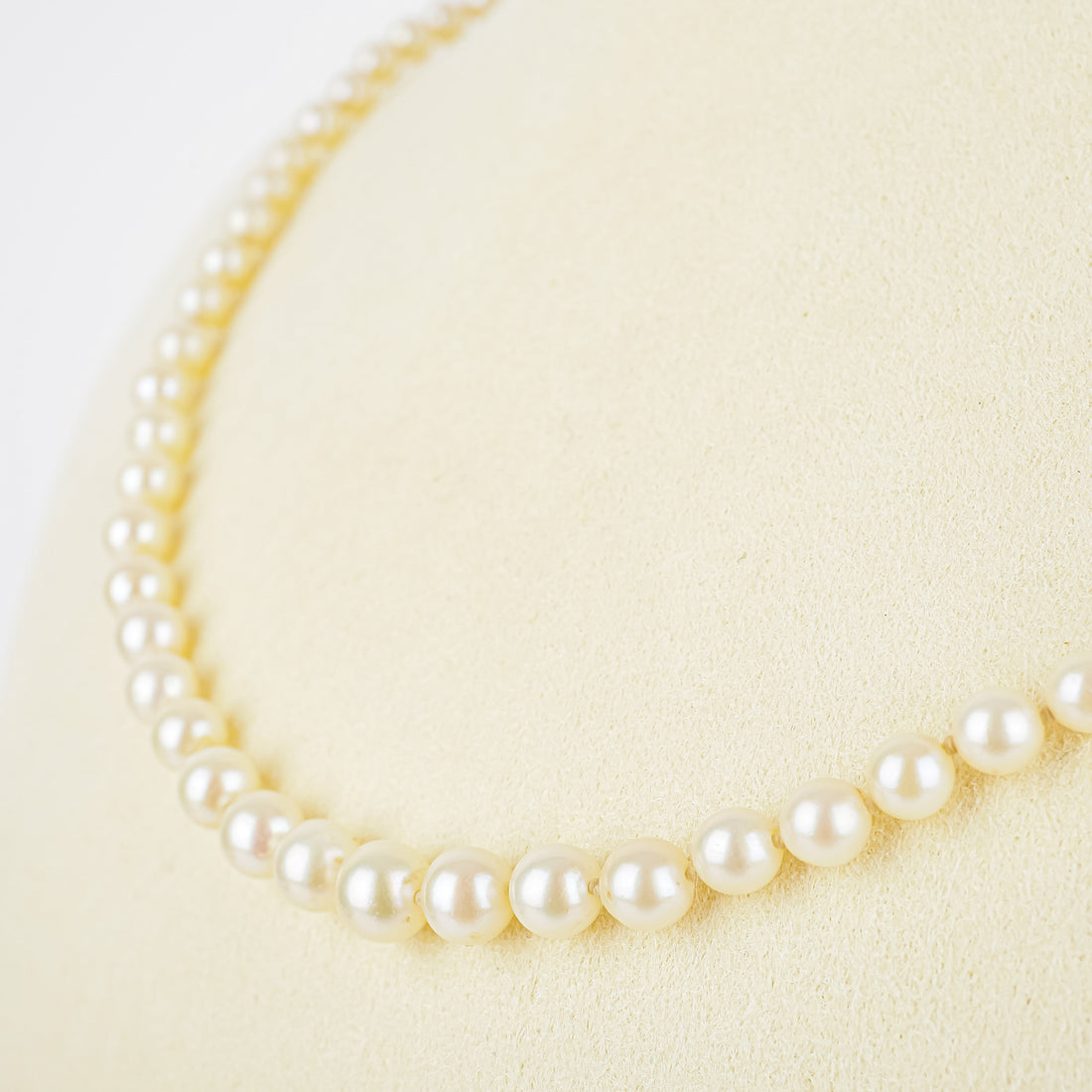 10K Graduated Pearl Necklace