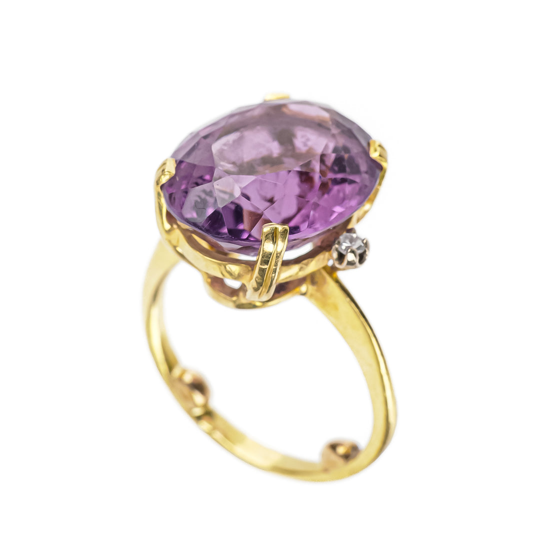 18K Yellow Gold Oval Amethyst Diamond Ring