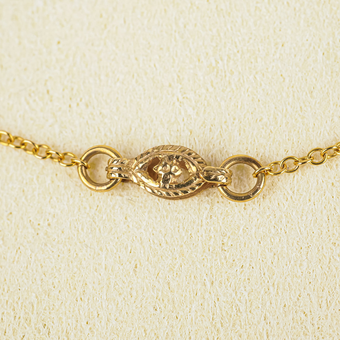 10K Yellow Gold Cameo Pendant Necklace
