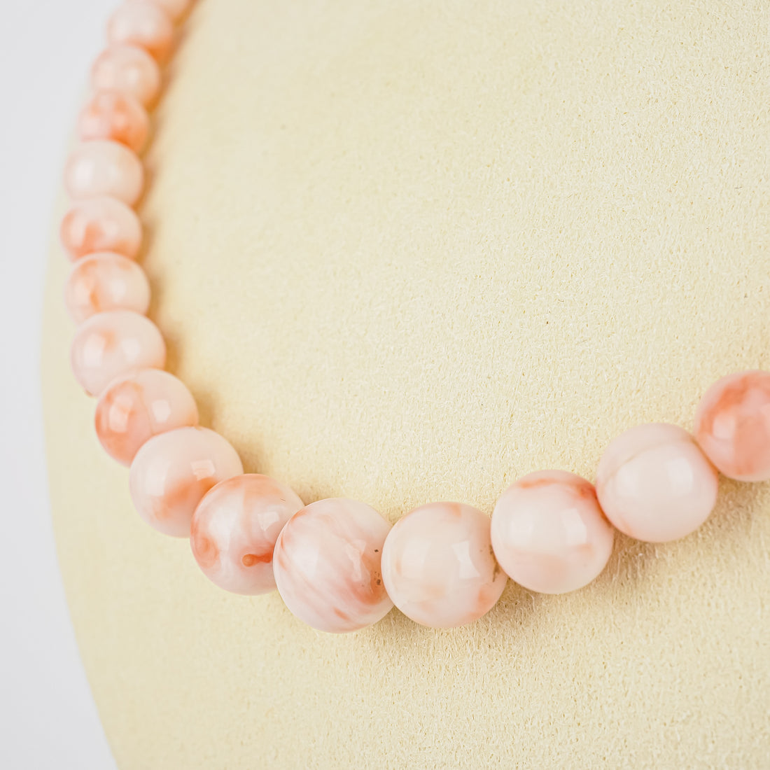 Graduated Coral Bead Necklace