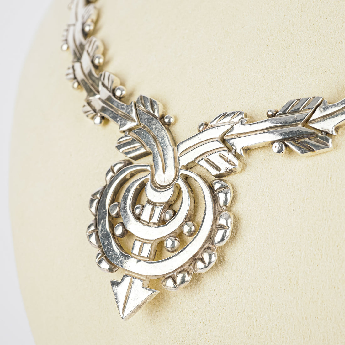 LOS BALLESTEROS Sterling Arrow Link Collar Necklace