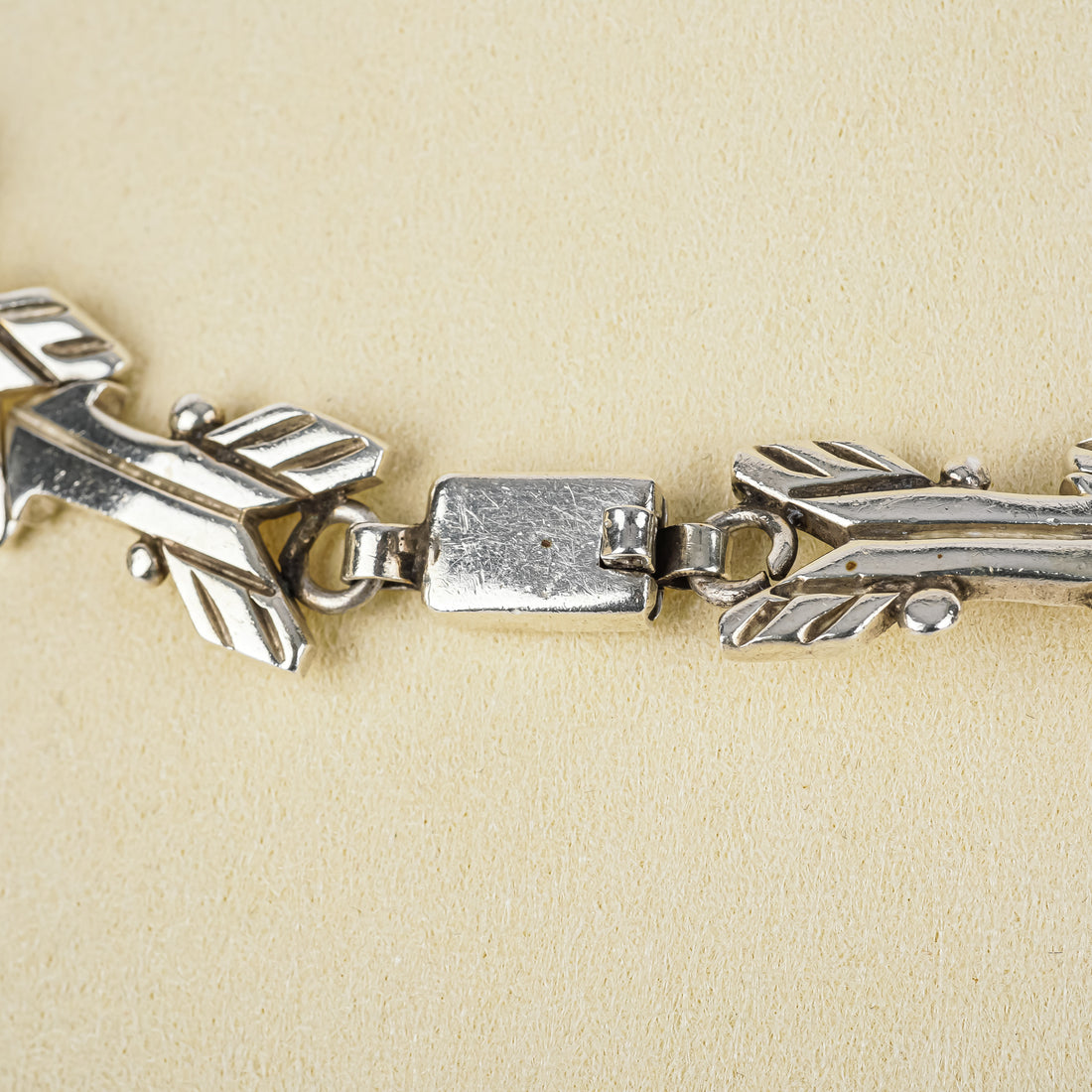 LOS BALLESTEROS Sterling Arrow Link Collar Necklace