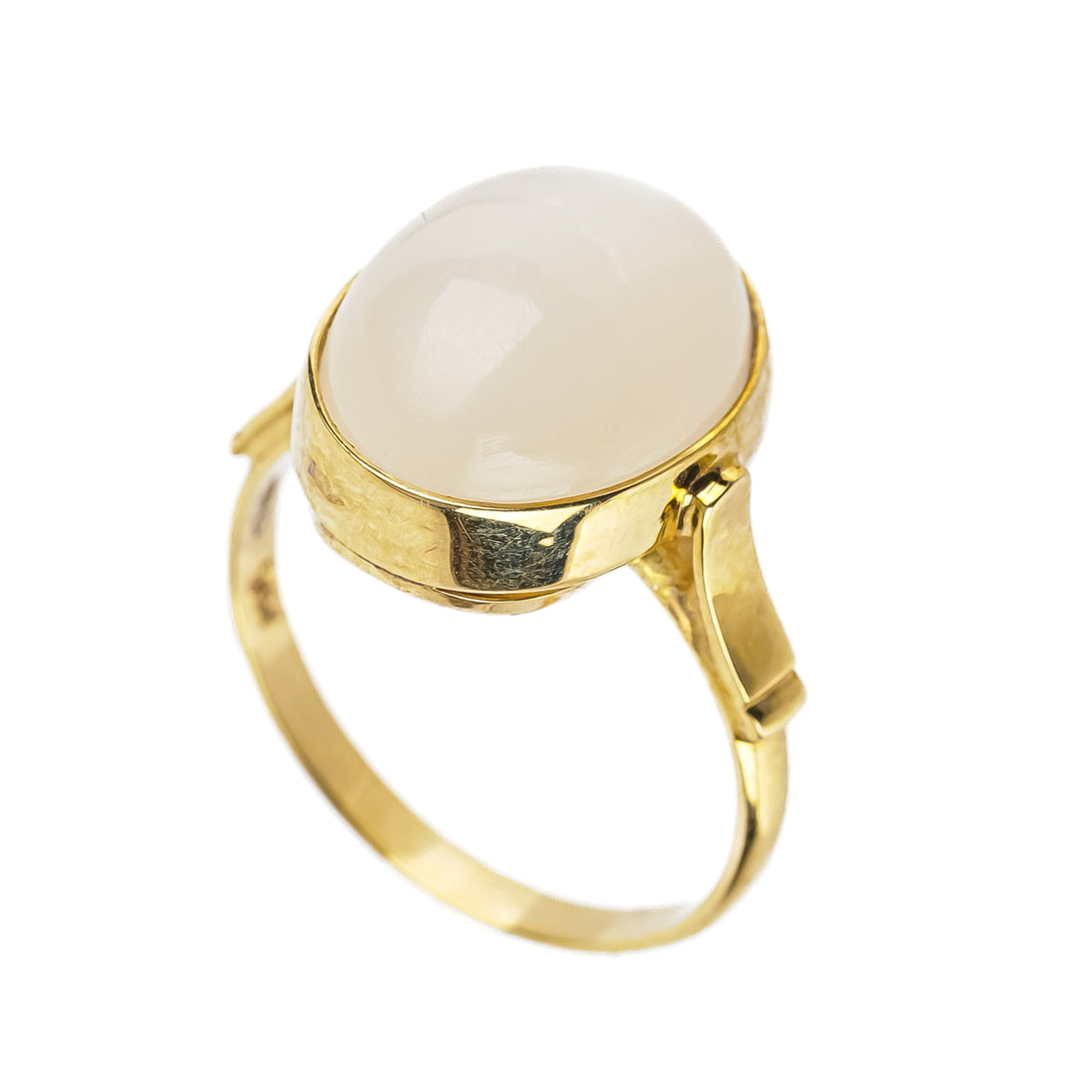 9K Oval Cabochon Moonstone Ring