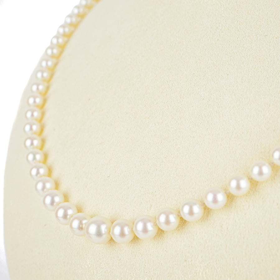 14K White Gold Graduated Pearl Necklace