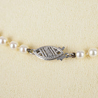 14K White Gold Graduated Pearl Necklace