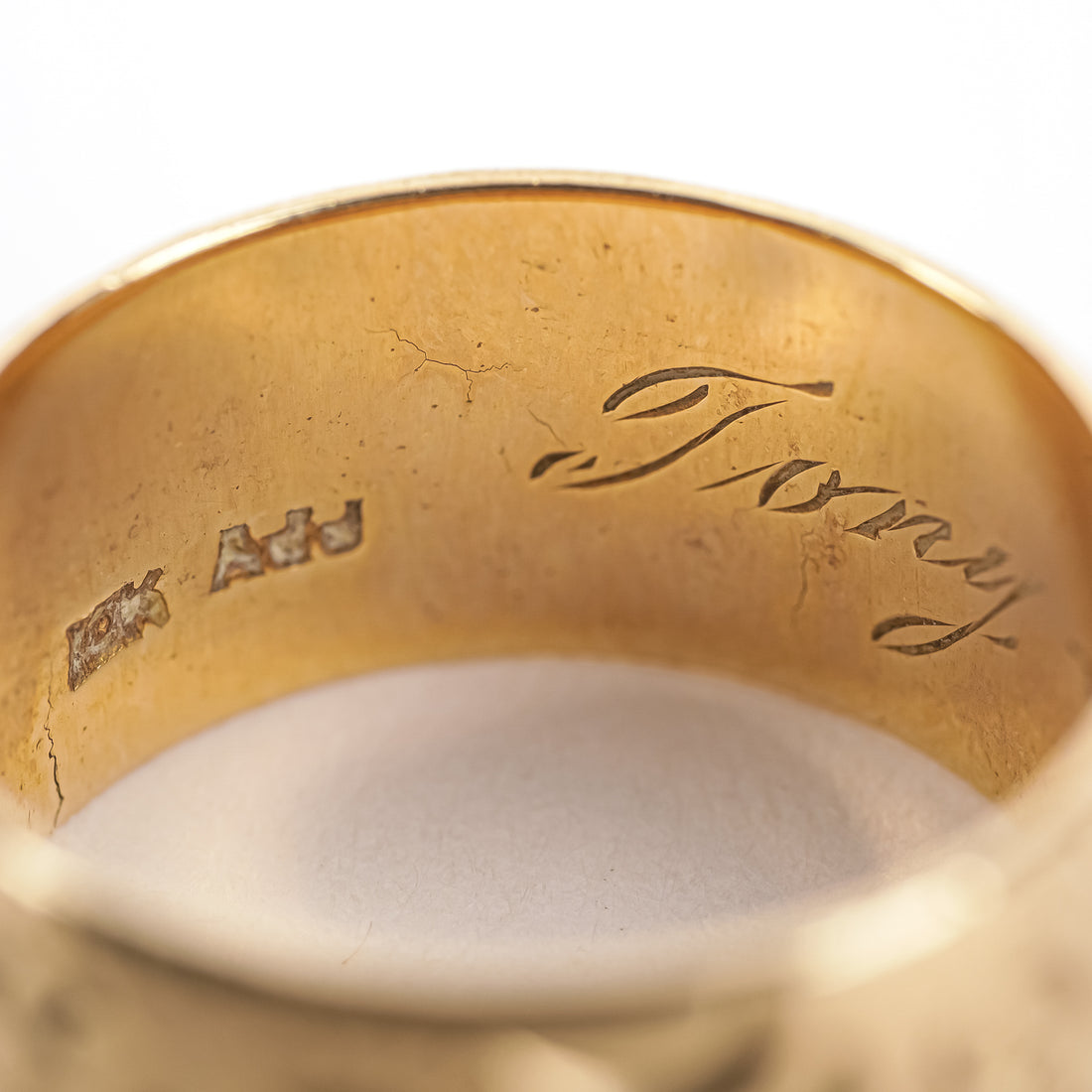 10K Yellow Gold Chased Band Ring