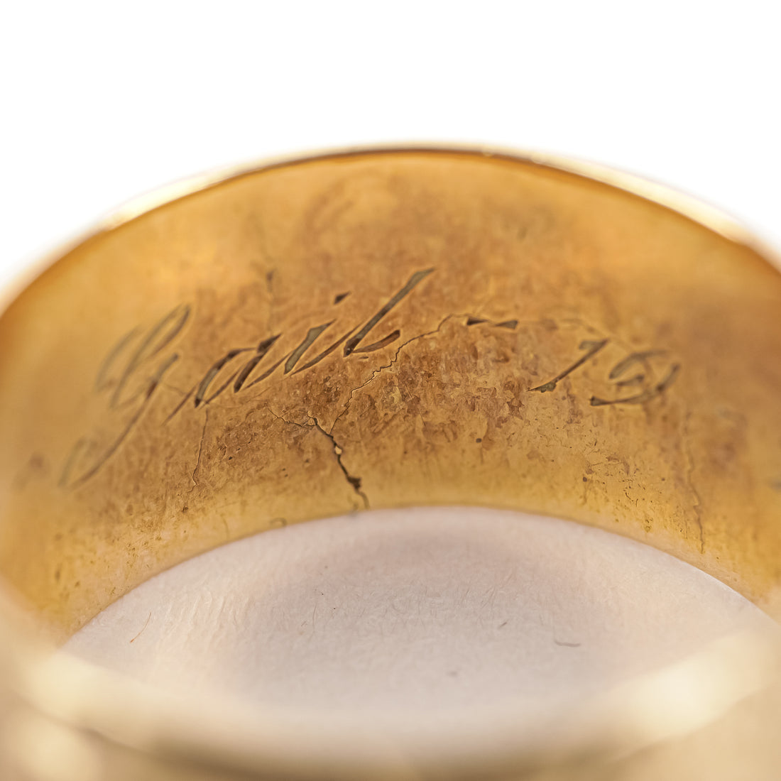 10K Yellow Gold Chased Band Ring