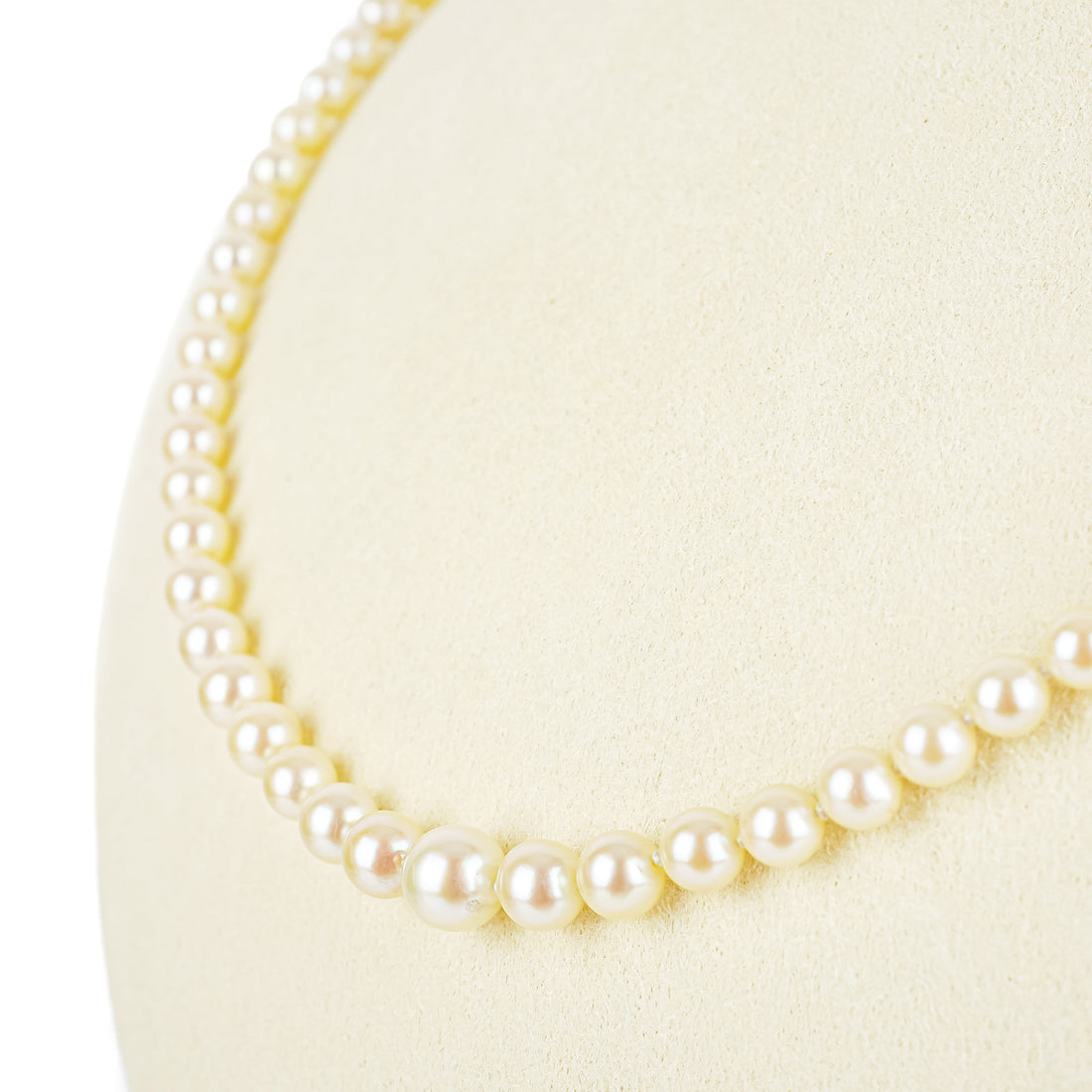 14K White Gold Graduated Cultured Pearl Necklace