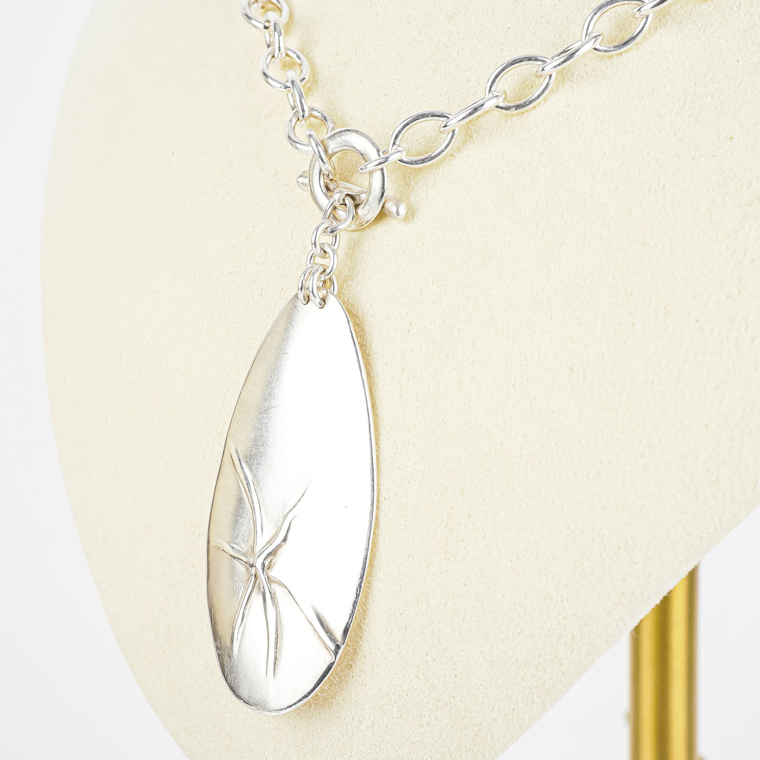 MATSU Sterling Oval Link Starburst Pendant Necklace