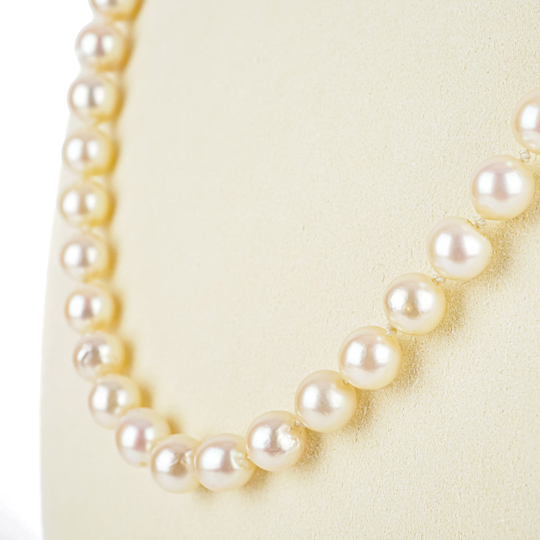 14K Yellow Gold Pearl  Necklace with Flower Clasp