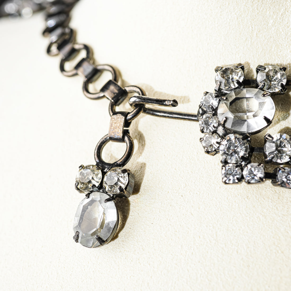 ALAN ANDERSON Rhinestone Bow Necklace