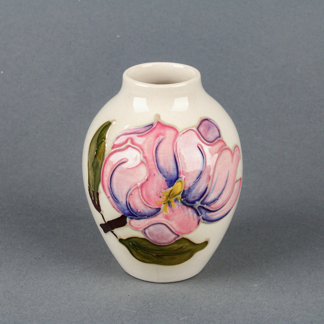 MOORCROFT Magnolia Vase