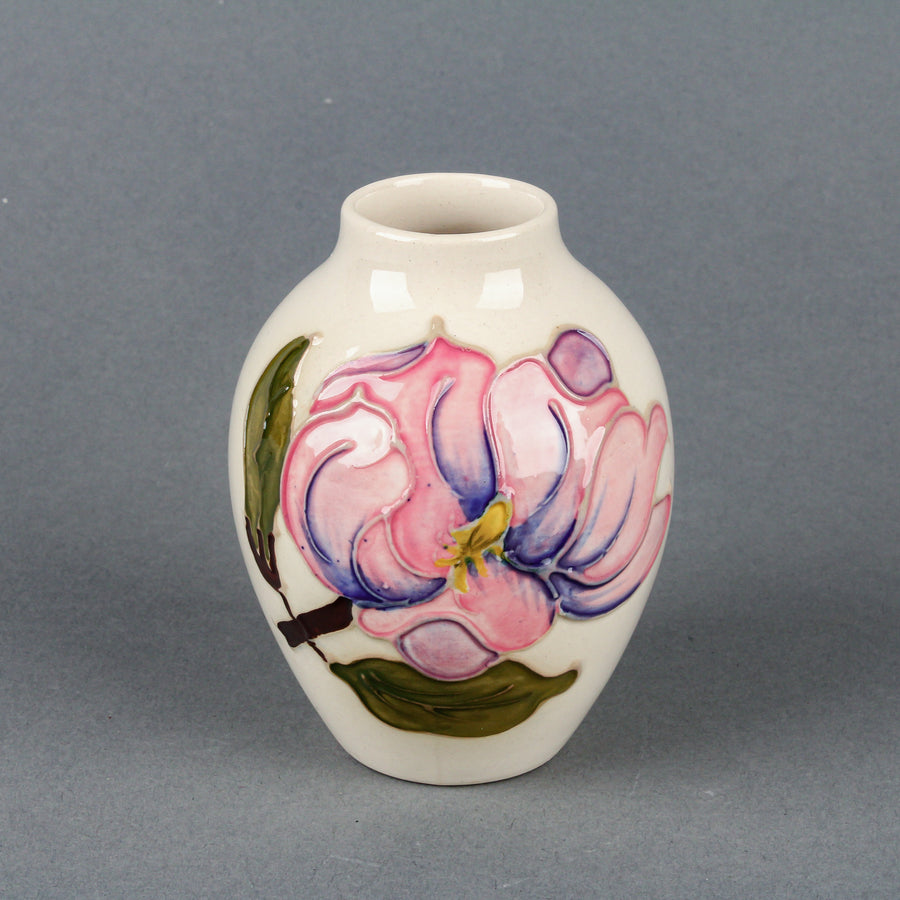MOORCROFT Magnolia Vase