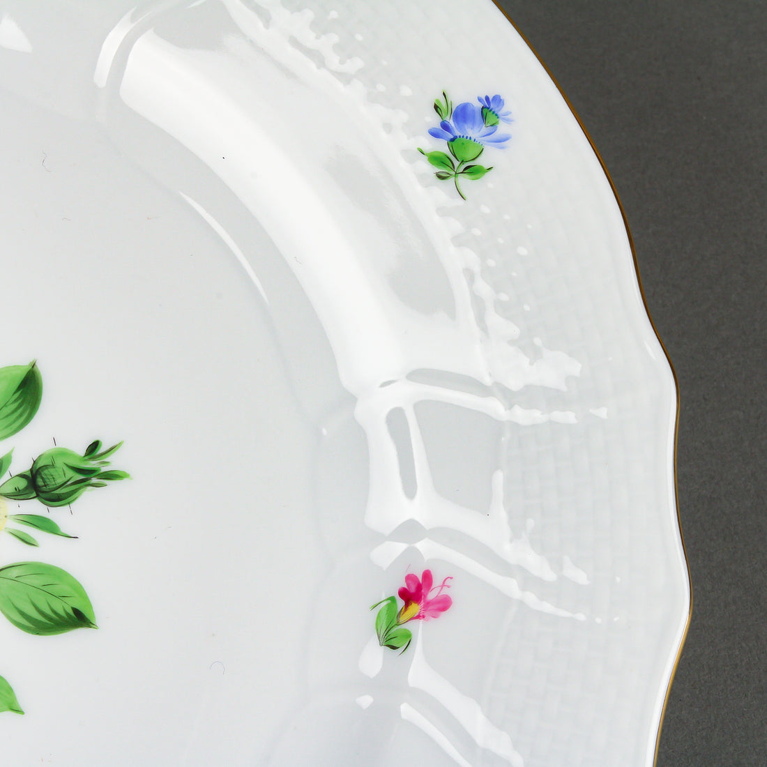 HEREND Hand-Painted Printemps Dinner Plate