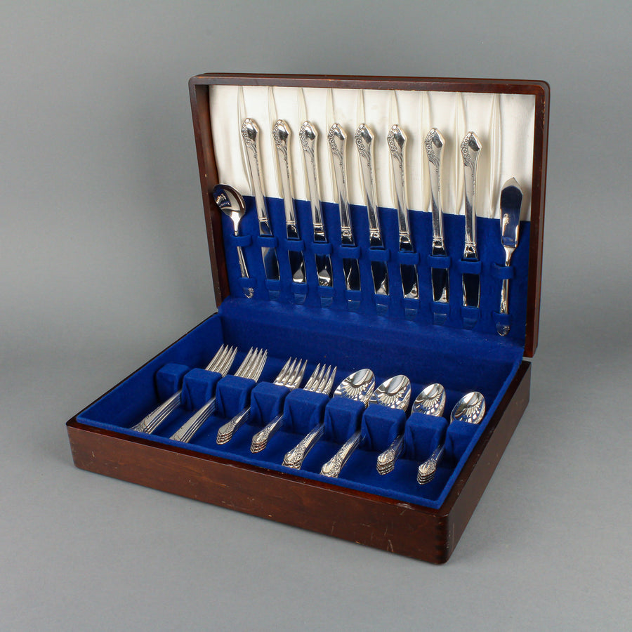 ONEIDA COMMUNITY TUDOR PLATE Together Silverplate Flatware - 8 Place Settings +