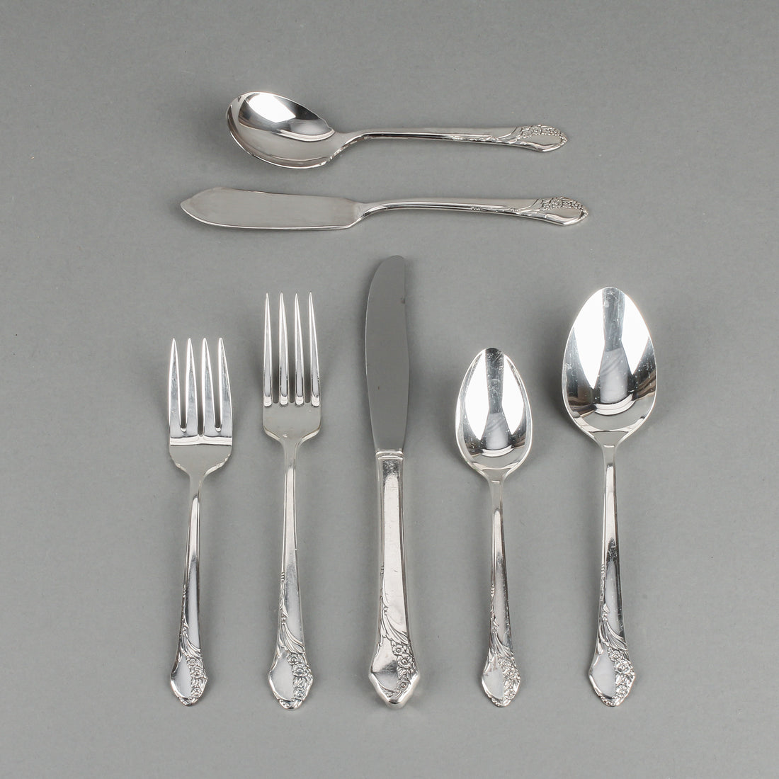 ONEIDA COMMUNITY TUDOR PLATE Together Silverplate Flatware - 8 Place Settings +