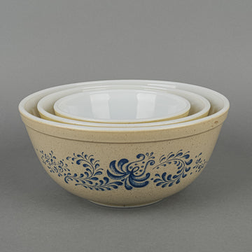 PYREX Homestead Nesting Mixing Bowls Set Of 3