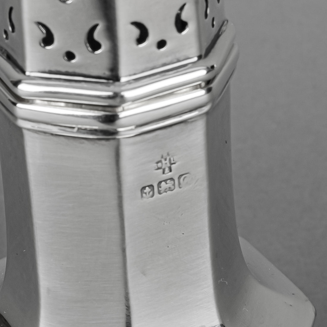 WILLIAM HUTTON & SONS LTD Sterling Sugar Caster